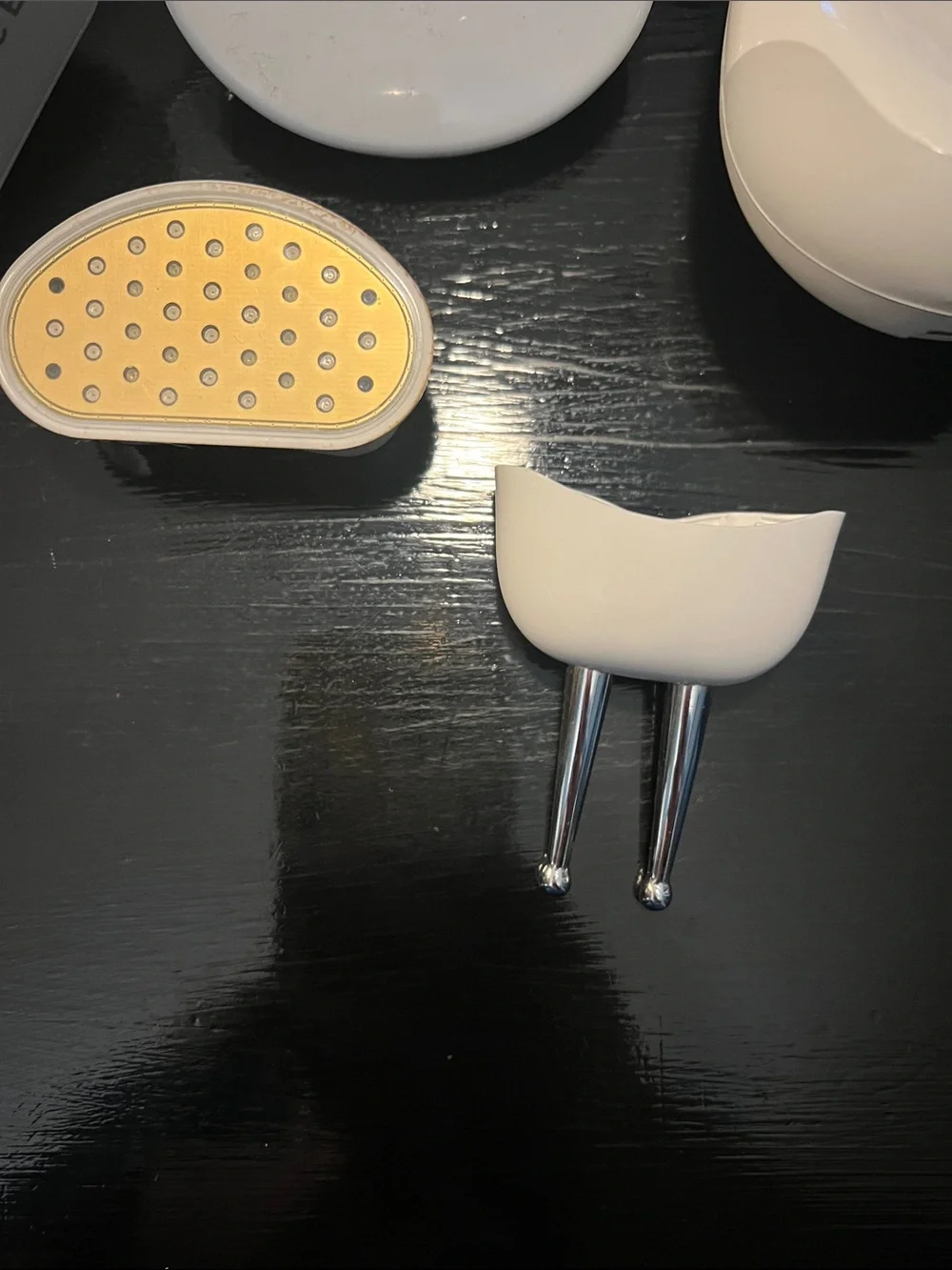 NuFACE White Microcurrent Facial Toning Kit with Dock and Heads